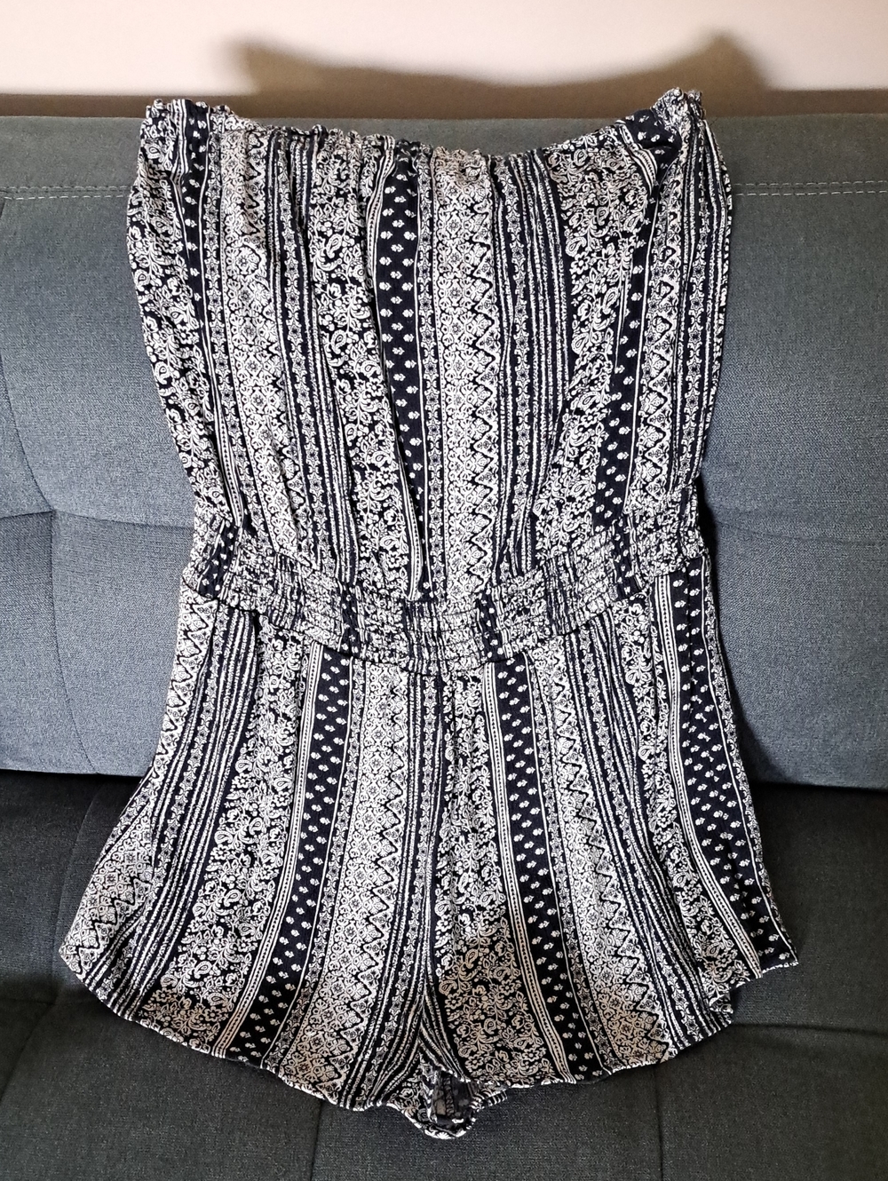 Forever 21 Black and White Printed Strapless Romper